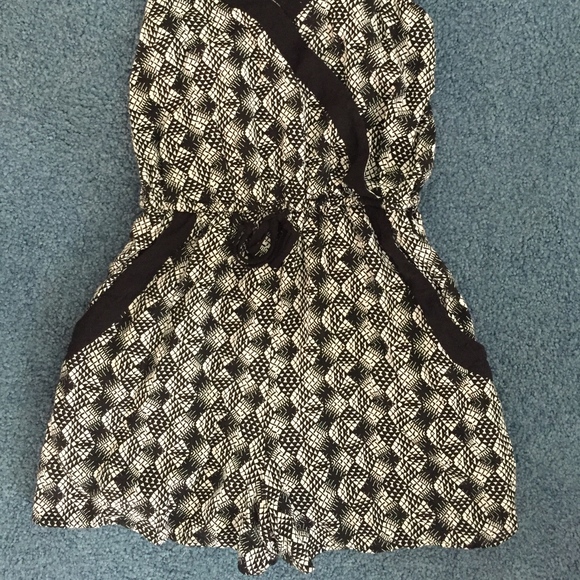 Xhilaration Other - Adorable black and white romper, by Xhilaration